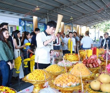 "เติ้ล ตะวัน" นำทีมนักแสดงและทีมงานละคร 2 เรื่อง "สารวัตรแม่ลูกอ่อน" และ "ว่าความตามรัก"