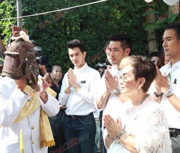 ค่ายชลลัมพี บวงสรวงละคร 2 เรื่อง "มาตุภูมิแห่งหัวใจ" กับ "มนตราลายหงส์"