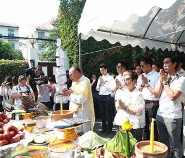 ค่ายชลลัมพี บวงสรวงละคร 2 เรื่อง "มาตุภูมิแห่งหัวใจ" กับ "มนตราลายหงส์"