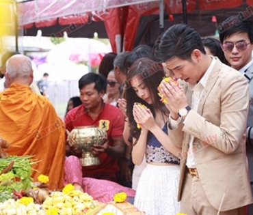 ฤกษ์ดี “ลอร์ด สยม" นำทีมนักแสดงบวงสรวงละคร 2 เรื่อง "โซ่เสน่หา" และ "นักรบตาปีศาจ "