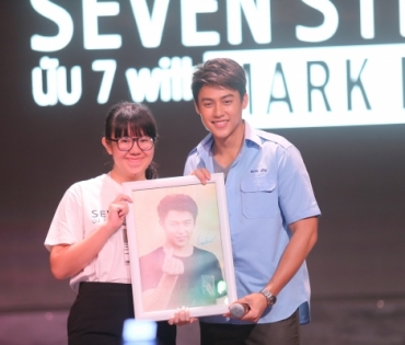 "หมาก ปริญ"  กับภาพบรรยากาศงานมีทติ้ง "Seven steps นับ 7 with Mark Prin"