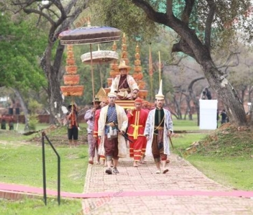 ยิ่งใหญ่อลังการ “หม่อมน้อย” นำทีมนักแสดง “ศรีอโยธยา” บวงสรวง "บูรพกษัตราธิราชเจ้า"