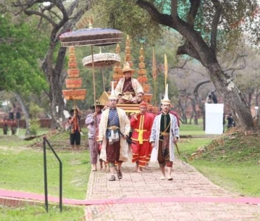 ยิ่งใหญ่อลังการ “หม่อมน้อย” นำทีมนักแสดง “ศรีอโยธยา” บวงสรวง "บูรพกษัตราธิราชเจ้า"