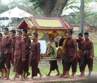 ยิ่งใหญ่อลังการ “หม่อมน้อย” นำทีมนักแสดง “ศรีอโยธยา” บวงสรวง "บูรพกษัตราธิราชเจ้า"