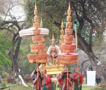 ยิ่งใหญ่อลังการ “หม่อมน้อย” นำทีมนักแสดง “ศรีอโยธยา” บวงสรวง "บูรพกษัตราธิราชเจ้า"