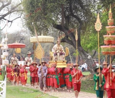 ยิ่งใหญ่อลังการ “หม่อมน้อย” นำทีมนักแสดง “ศรีอโยธยา” บวงสรวง "บูรพกษัตราธิราชเจ้า"