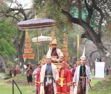 ยิ่งใหญ่อลังการ “หม่อมน้อย” นำทีมนักแสดง “ศรีอโยธยา” บวงสรวง "บูรพกษัตราธิราชเจ้า"