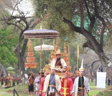 ยิ่งใหญ่อลังการ “หม่อมน้อย” นำทีมนักแสดง “ศรีอโยธยา” บวงสรวง "บูรพกษัตราธิราชเจ้า"