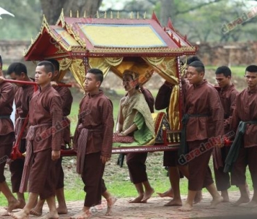 ยิ่งใหญ่อลังการ “หม่อมน้อย” นำทีมนักแสดง “ศรีอโยธยา” บวงสรวง "บูรพกษัตราธิราชเจ้า"