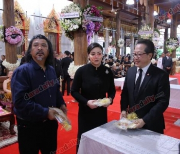 พิธีพระราชทานเพลิงศพ "แม่เล็ก" แม่นักแสดงสาว "ตั๊ก บงกช"  