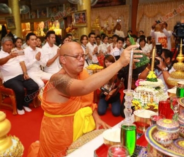 ดาราร่วมงานไหว้ครูของบริษัทสามเศียร-ดาราวิดีโอ-ดีด้า