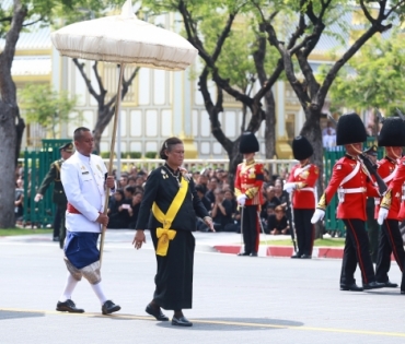 ขบวนพระบรมราชอิสริยยศ พระราชพิธีถวายพระเพลิงพระบรมศพ พระบาทสมเด็จพระปรมินทรมหาภูมิพลอดุลยเดช บรมนาถบพิตร