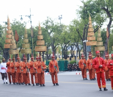 ขบวนพระบรมราชอิสริยยศ พระราชพิธีถวายพระเพลิงพระบรมศพ พระบาทสมเด็จพระปรมินทรมหาภูมิพลอดุลยเดช บรมนาถบพิตร