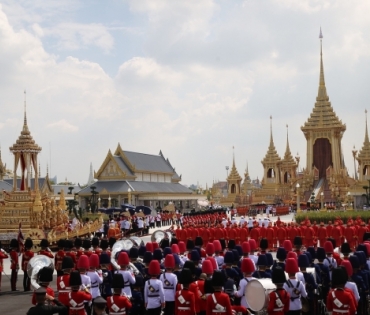 ขบวนพระบรมราชอิสริยยศ พระราชพิธีถวายพระเพลิงพระบรมศพ พระบาทสมเด็จพระปรมินทรมหาภูมิพลอดุลยเดช บรมนาถบพิตร