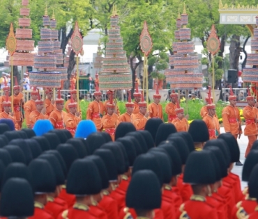 ขบวนพระบรมราชอิสริยยศ พระราชพิธีถวายพระเพลิงพระบรมศพ พระบาทสมเด็จพระปรมินทรมหาภูมิพลอดุลยเดช บรมนาถบพิตร