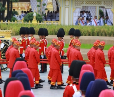 ขบวนพระบรมราชอิสริยยศ พระราชพิธีถวายพระเพลิงพระบรมศพ พระบาทสมเด็จพระปรมินทรมหาภูมิพลอดุลยเดช บรมนาถบพิตร