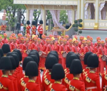 ขบวนพระบรมราชอิสริยยศ พระราชพิธีถวายพระเพลิงพระบรมศพ พระบาทสมเด็จพระปรมินทรมหาภูมิพลอดุลยเดช บรมนาถบพิตร