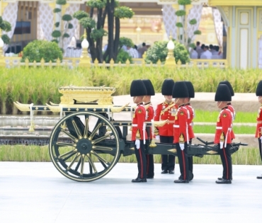 ขบวนพระบรมราชอิสริยยศ พระราชพิธีถวายพระเพลิงพระบรมศพ พระบาทสมเด็จพระปรมินทรมหาภูมิพลอดุลยเดช บรมนาถบพิตร