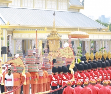 ขบวนพระบรมราชอิสริยยศ พระราชพิธีถวายพระเพลิงพระบรมศพ พระบาทสมเด็จพระปรมินทรมหาภูมิพลอดุลยเดช บรมนาถบพิตร