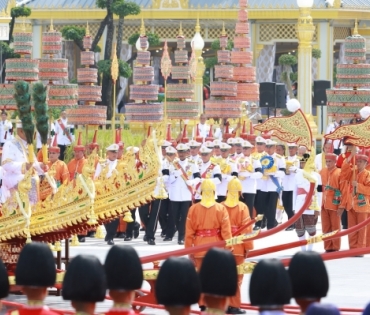 ขบวนพระบรมราชอิสริยยศ พระราชพิธีถวายพระเพลิงพระบรมศพ พระบาทสมเด็จพระปรมินทรมหาภูมิพลอดุลยเดช บรมนาถบพิตร