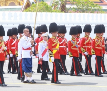 ขบวนพระบรมราชอิสริยยศ พระราชพิธีถวายพระเพลิงพระบรมศพ พระบาทสมเด็จพระปรมินทรมหาภูมิพลอดุลยเดช บรมนาถบพิตร