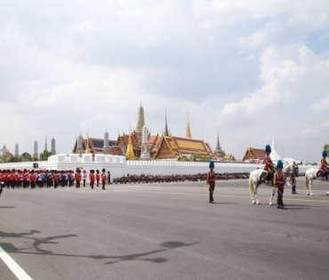 ขบวนพระบรมราชอิสริยยศ พระราชพิธีถวายพระเพลิงพระบรมศพ พระบาทสมเด็จพระปรมินทรมหาภูมิพลอดุลยเดช บรมนาถบพิตร