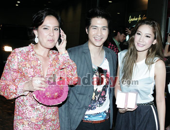 "โม"มัดใจ"แต๊งค์"เข้าทางแม่ไม่พาออกนอกกรอบ