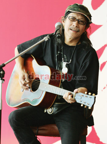 "แอ๊ด คาราบาว"และ"จ่าเพียร"