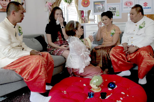 อบอวลรักวันแม่ "ตุ๊กกี้" กอดแม่ทั้งน้ำตา พร้อมเปิดบ้านหลังใหม่จากน้ำพักน้ำแรง 