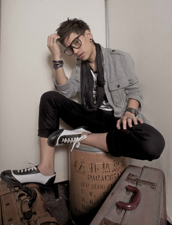 “ซี” เผยเขินสุดชีวิต ถูกแฟนเพลง ขโมยหอมแก้ม 