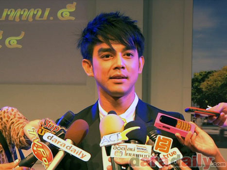 "มอส" รุ่งทั้งรัก รุ่งทั้งงาน