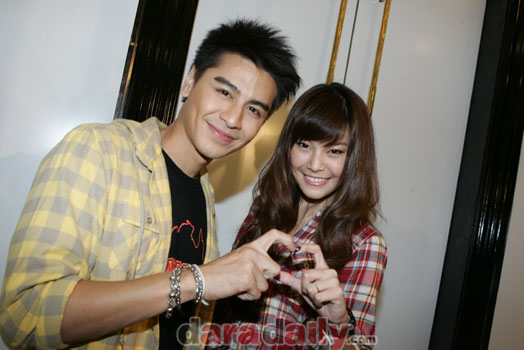 “เต๋า” มึนหมั้นเงียบ “นาว” แฟนสาว ขอเวลาสร้างฐานะ 