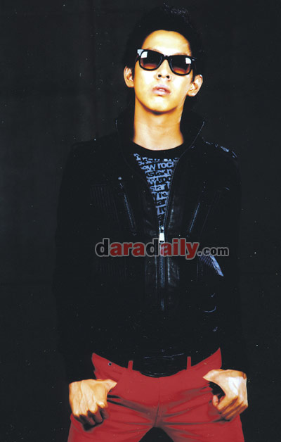 กางเกงฟิตเปรี๊ยะ "กั๊ก"จ๊าก..โดนคลําเป้า
