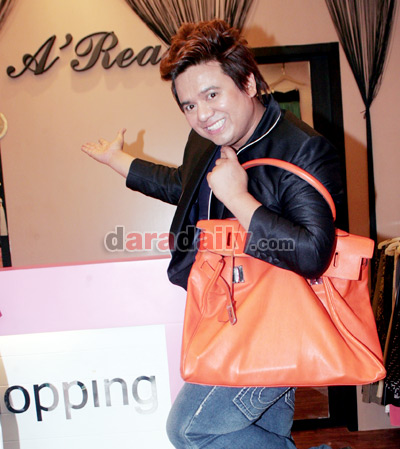"เอ"แม่ค้าใจบุญแจกมากกว่าขาย