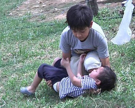 สุดสลด..ไฟฟ้าช็อตเด็กดับ!!