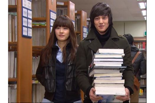 คิมบอม ปะทะคารมสาวใหญ่ อีกครั้ง กลางห้องเรียน!!