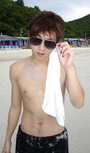 “โทนี่” เสียใจหน้าแก่ชวดเล่นหนังคู่ “อั้ม” 
