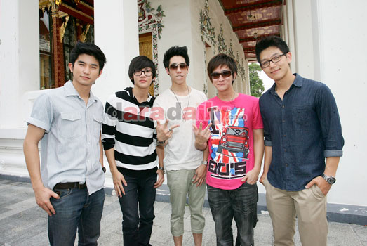 แฟนเพลงเศร้า 5 หนุ่มเค-โอติก (K-OTIC) ประกาศยุบวง