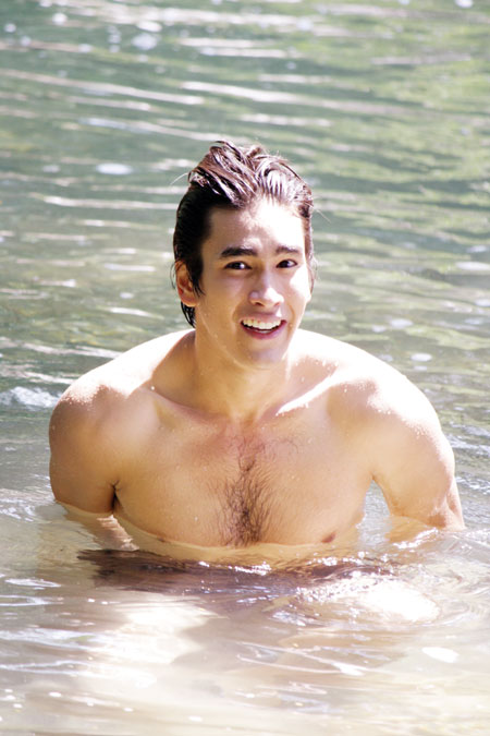 สาวใจละลาย 'ณเดชน์' แช่น้ำ
