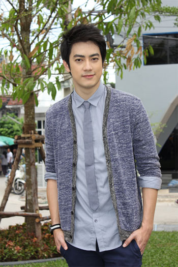 "ฟิล์ม" ปัดควง "แมท" ดูหนัง รับสนิท "น้ำตาล" จริง
