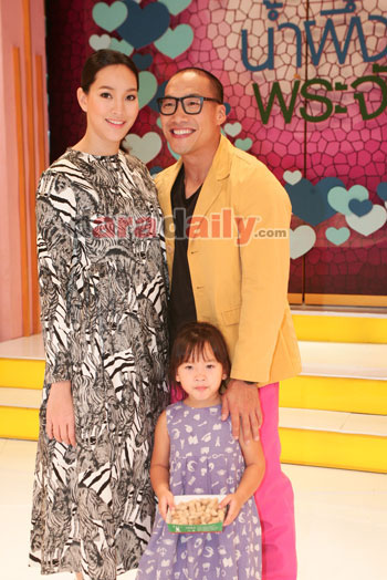 "ตุ๊ก-บ๊วย" ควงคู่ออกงานครั้งแรก ย้ำความสัมพันธ์เป็นเพื่อนที่ดีต่อกัน