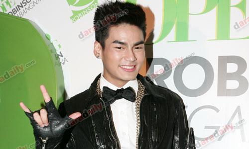 "ฮั่น" ไม่แคร์โดนปล่อยอดีตฉาว แจงภาพกินข้าวเป็นเออาร์สาว