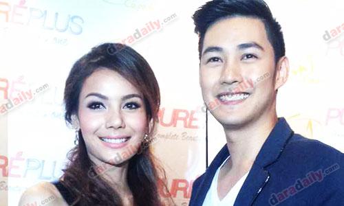 "หยก" ปลื้ม "แอมป์" หอบดอกไม้ช่อโตเซอร์ไพรส์