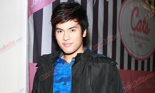 "บอม ธนิน" ชิ่งสื่อ งดตอบทุกคำถาม