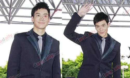 "บี้ สุกฤษฎิ์" ทนคิดถึงบ้านไม่ไหวขอบินกลับมาเรียนที่ไทย อยู่เมืองนอกมีแหม่มคุยด้วยแต่ไม่กล้าพัฒนาความสัมพันธ์