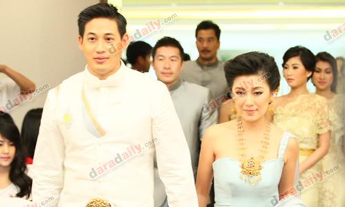 "ดอน ธีระธาดา" ควง "มีมี่" สาวเวียดนามเข้าพิธีวิวาห์สุดอลังการ