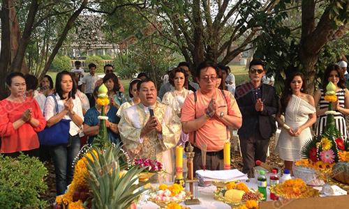 "เติ้ล-ทับทิม" นำทีมนักแสดงบวงสรวงละคร "เจ้านาง"