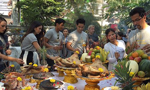 นักแสดงมากฝีมือร่วมพิธีบวงสรวง “มือเหนือเมฆ”