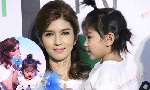"โบว์" กลั้นน้ำตาไม่อยู่! เห็นนิทรรศการภาพถ่ายคนรักปอยิ่งคิดถึง