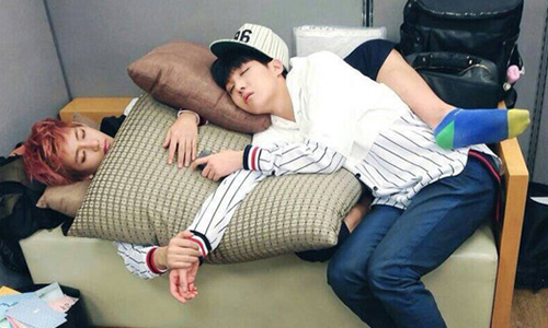 8 โมเม้นท์กอดสุดหวานของไอดอลที่เมื่อคุณเห็นจะต้องยิ้มตามทุกครั้ง!